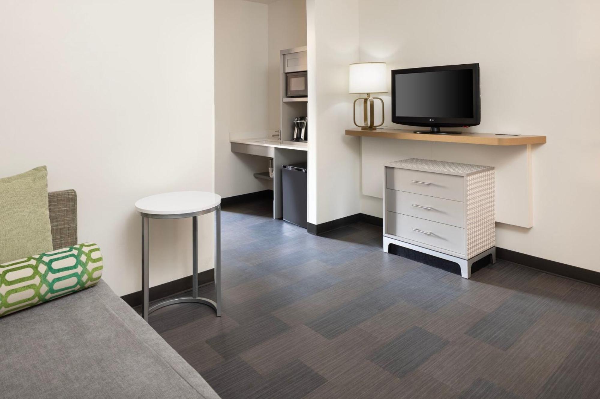 Hotel By Ihg 3*