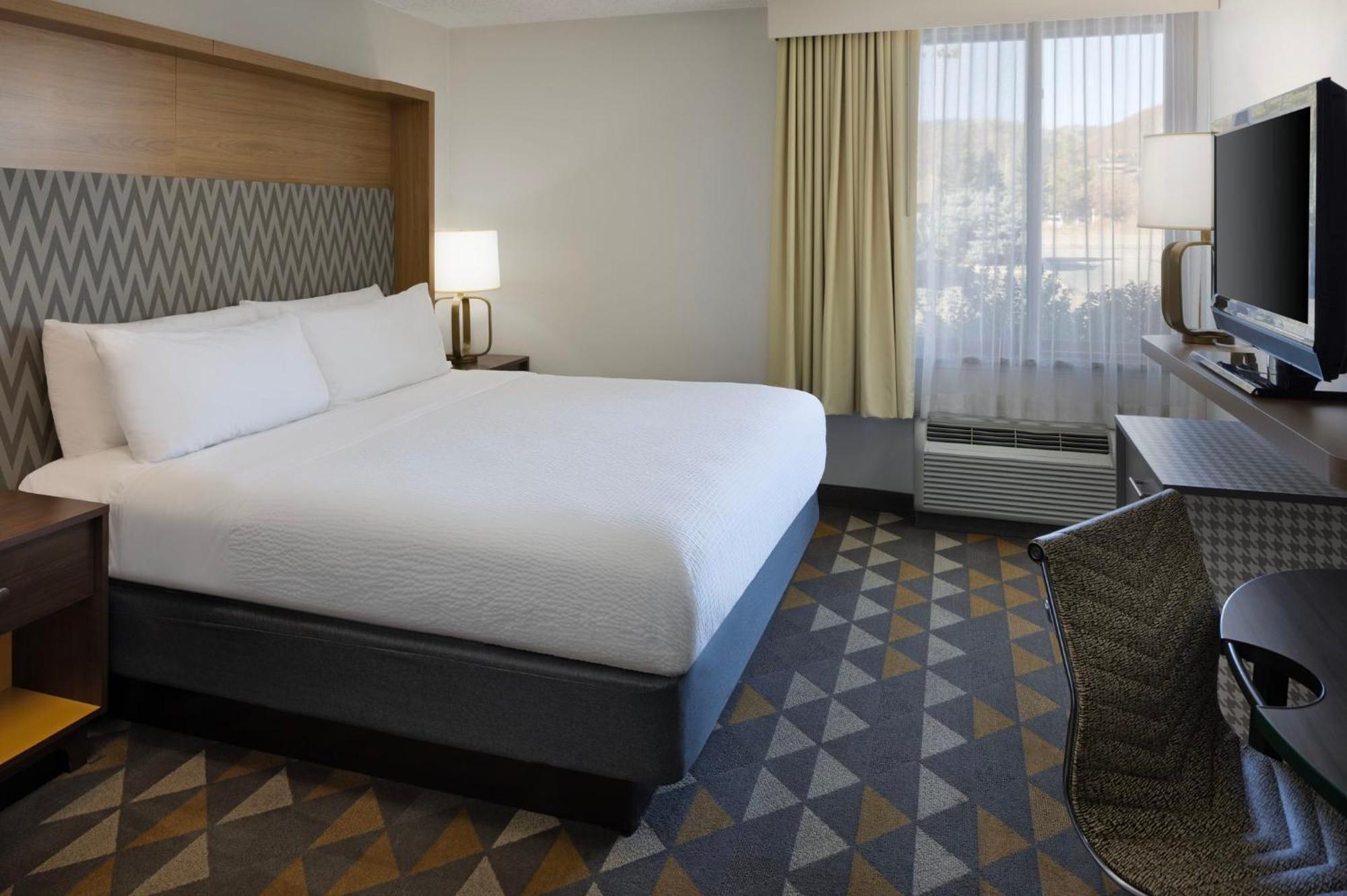 By Ihg Steamboat Springs