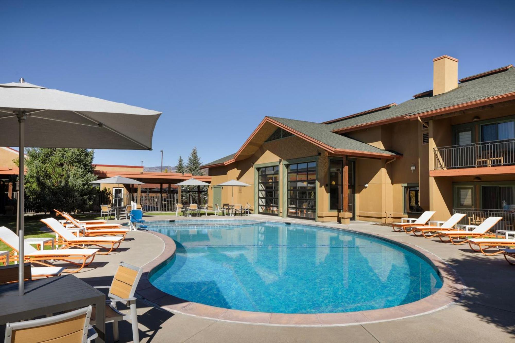 Hotel By Ihg