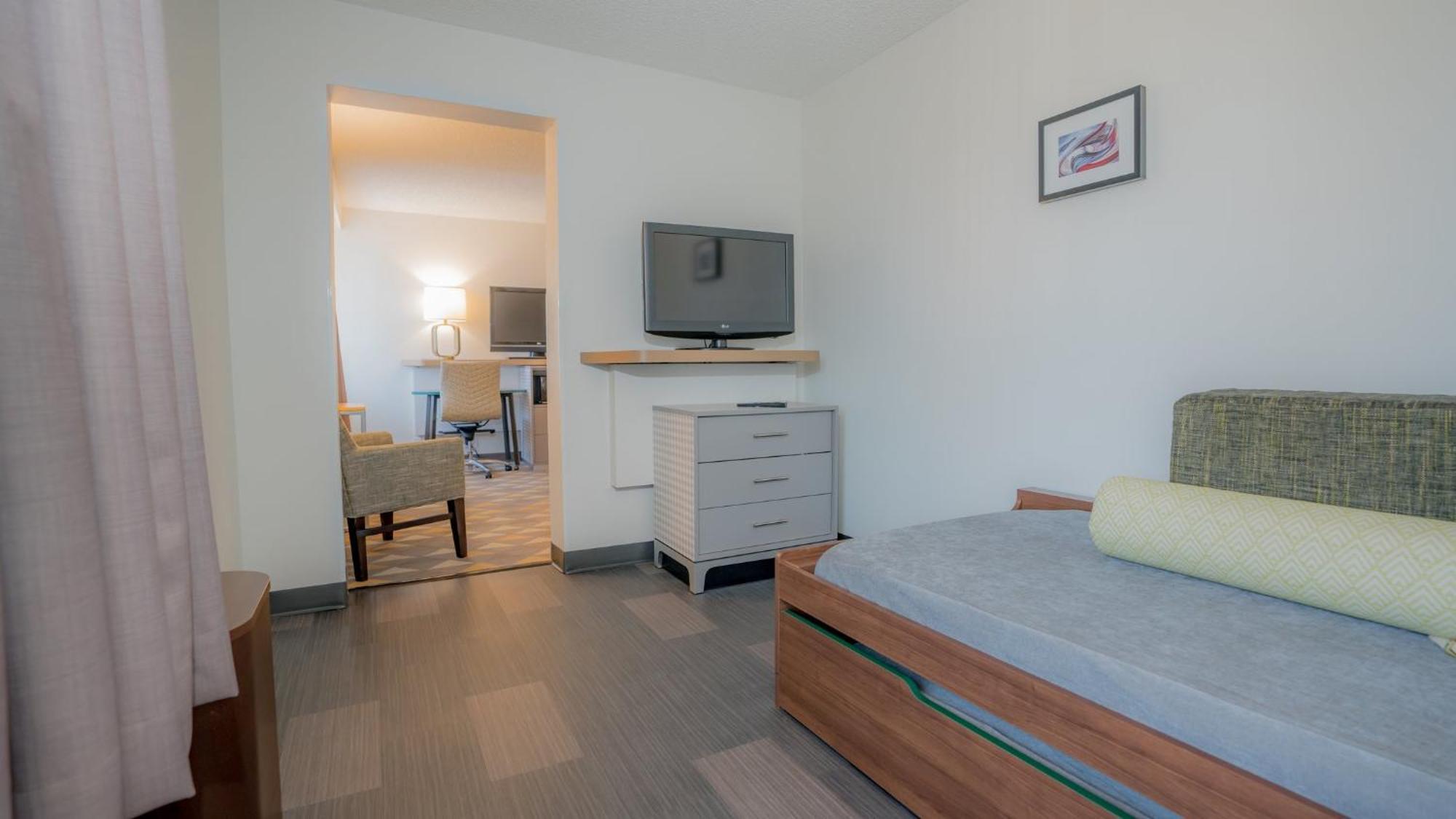 By Ihg