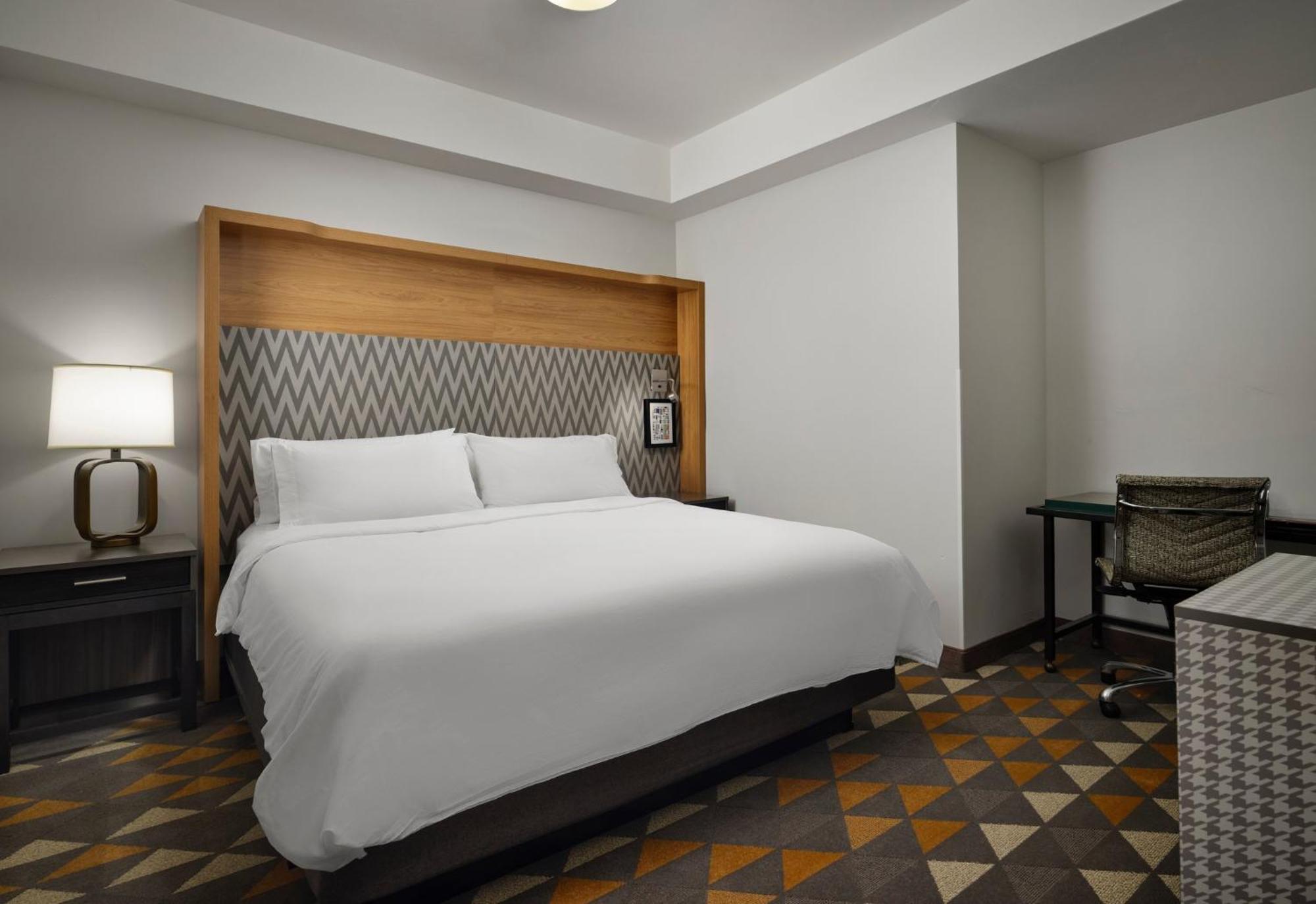By Ihg