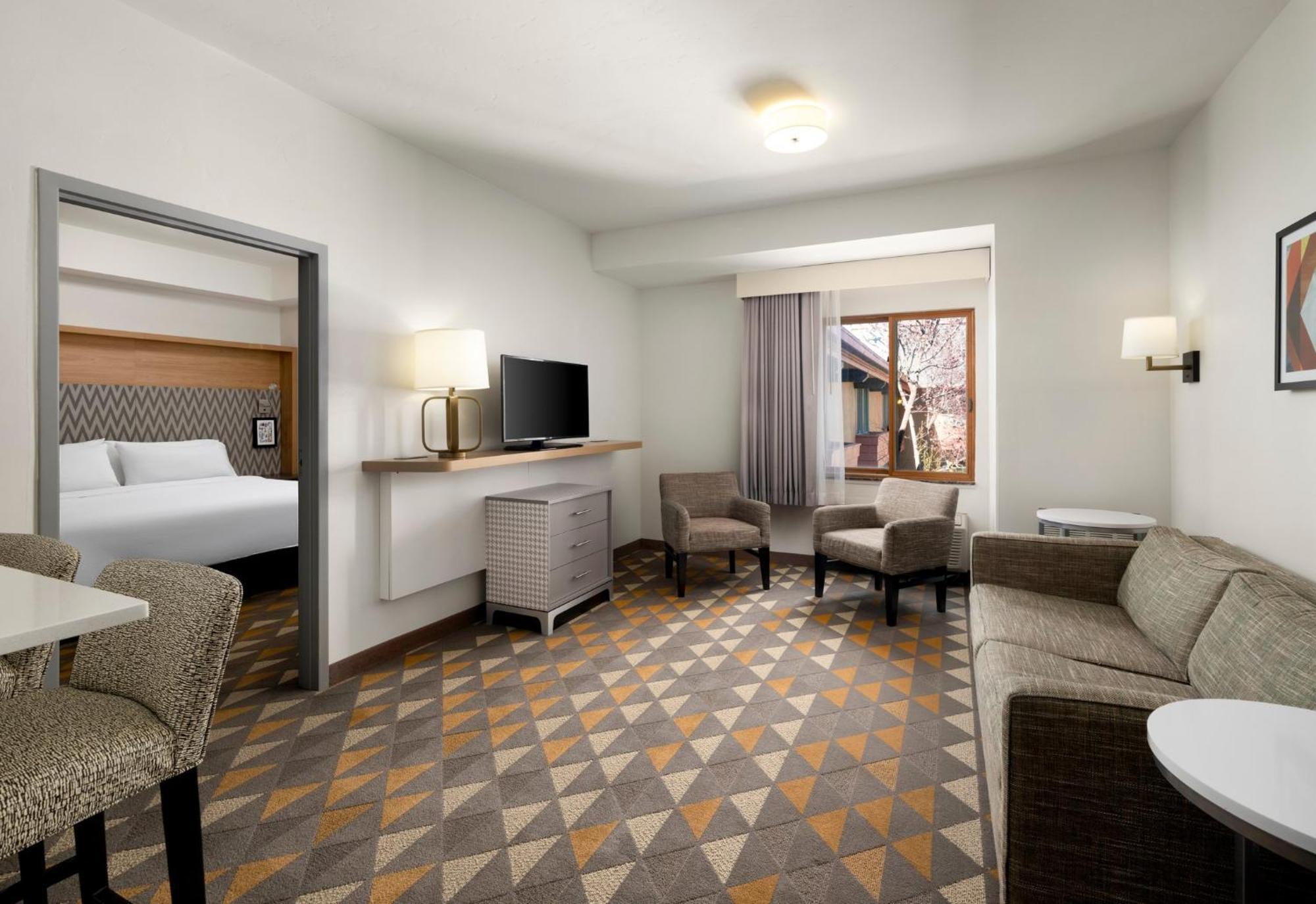 Hotel By Ihg