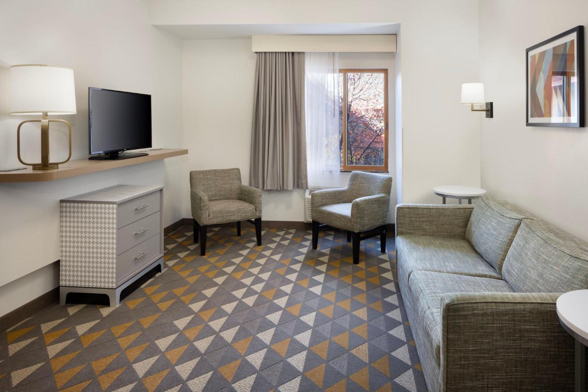 By Ihg Hotel